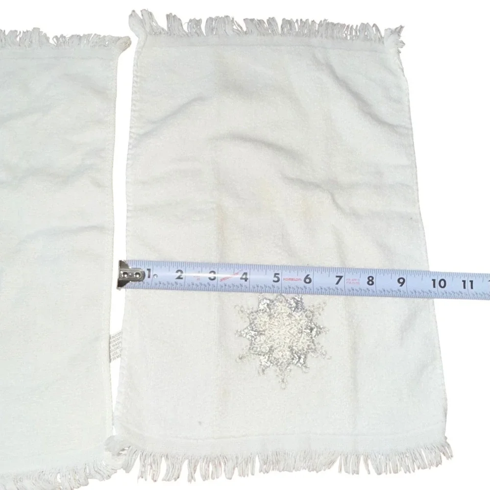 Vtg White Cotton Snowflake Hand Towels Set of 2 Silver Embroidered Holiday 90s